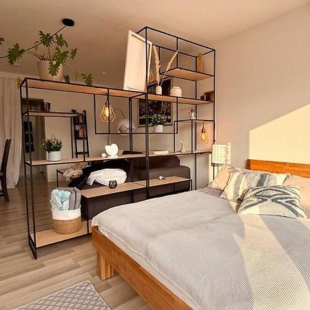 'Das Kleine Feine' - Ruhige, Helle Ferienwohnung Mit Parkplatz Und Balkon 포르츠하임 외부 사진